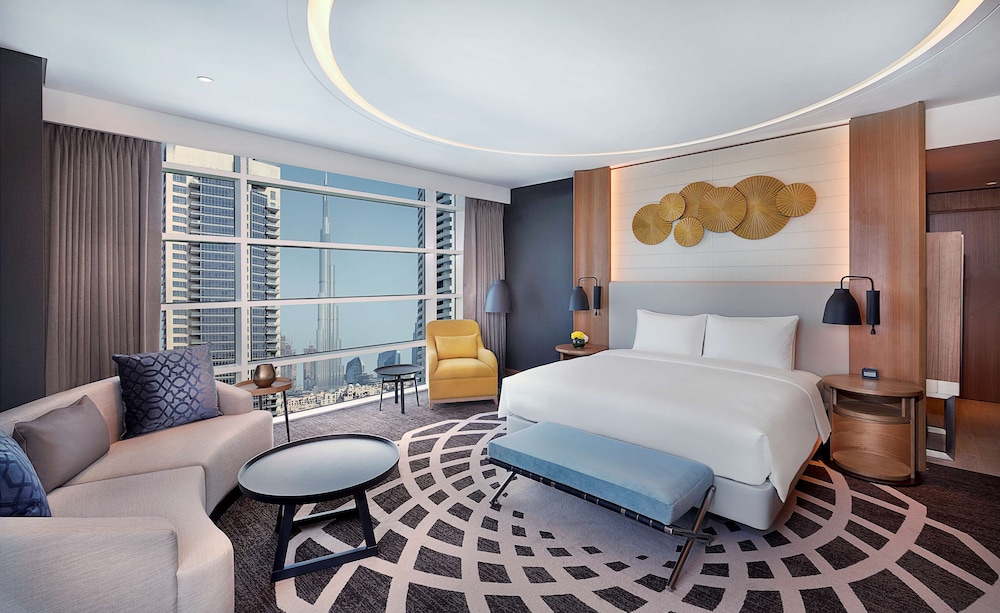 CORNER ROOM With VIEW