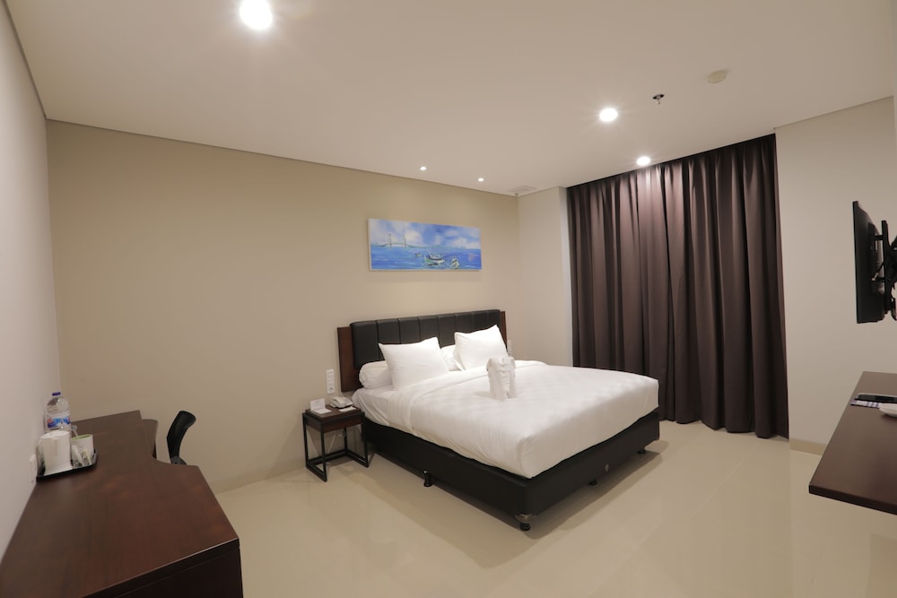 Deluxe Room, 1 King Bed photo 2