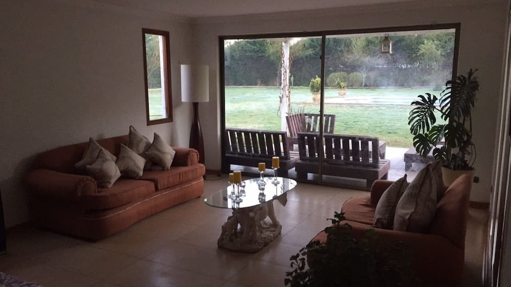 Family House, 5 Bedrooms, Hot Tub photo 1