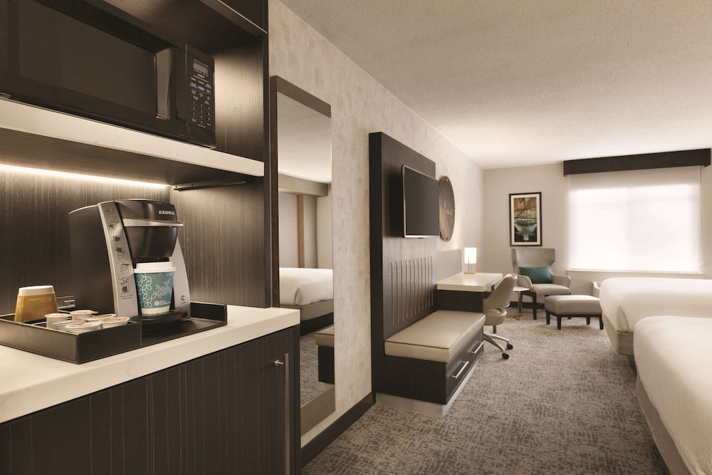 Room, 2 Queen Beds, City View - Photo 3