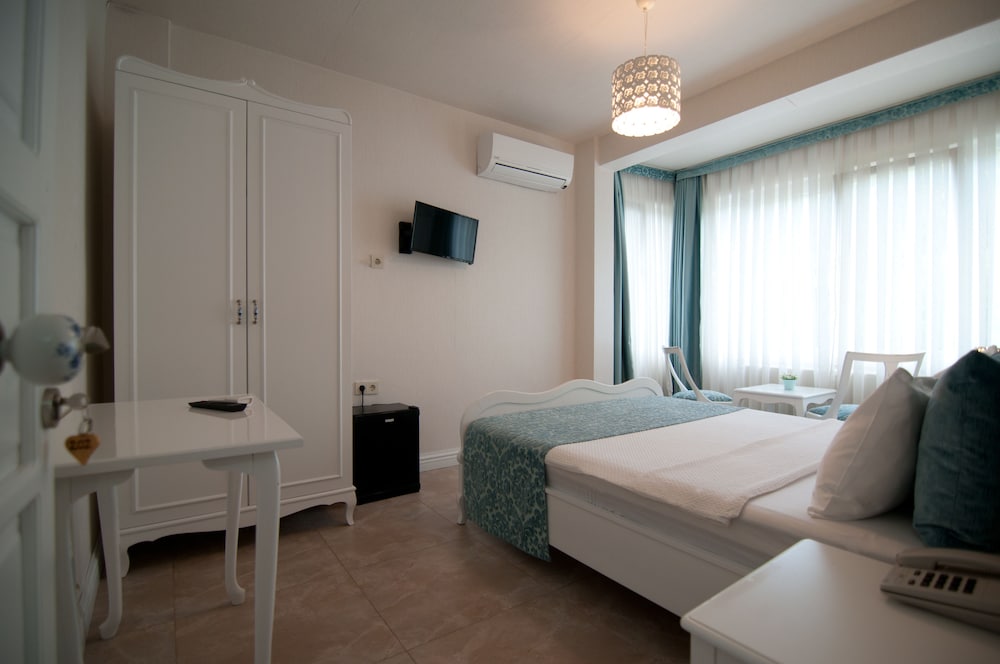 Standard Double Room, 1 Queen Bed