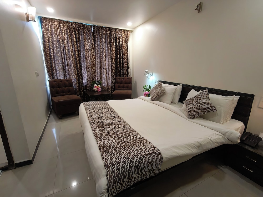 Deluxe Room - Photo 5