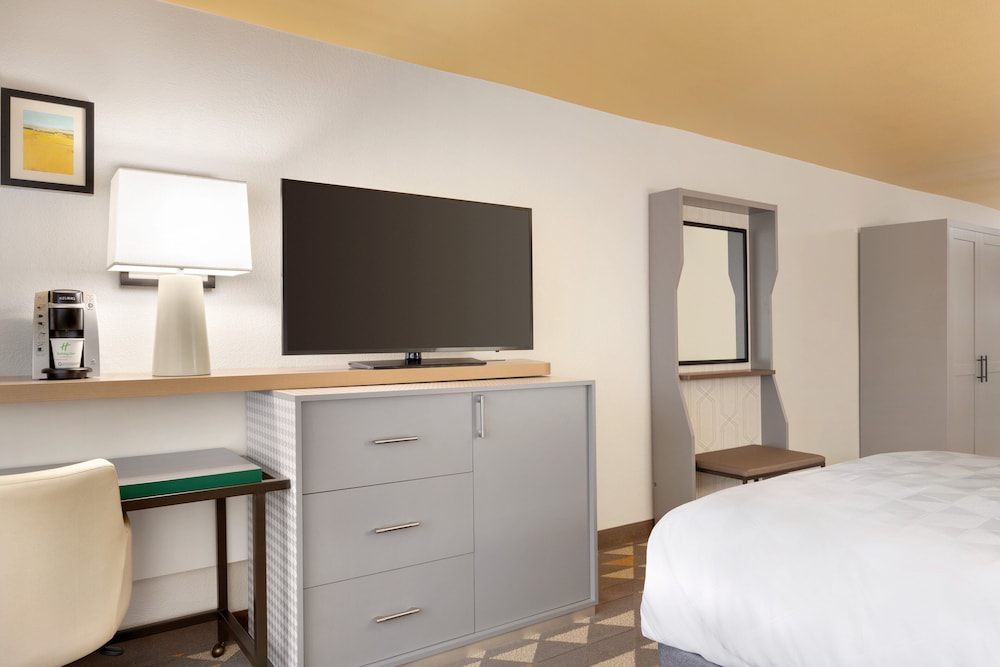 Standard Room, 2 Double Beds, Accessible (Roll-In Shower) - Photo 2