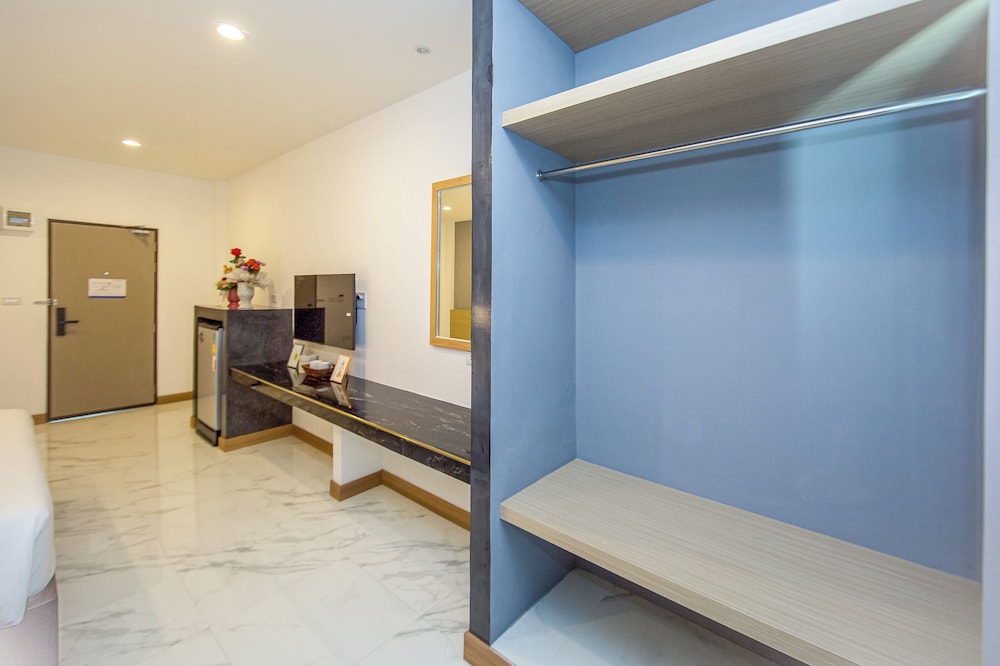 Standard Twin Room - Photo 13