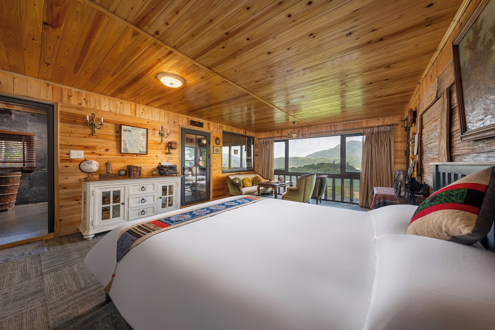 Design Double Room, Fireplace, Mountain View