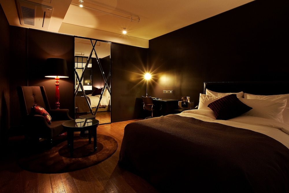Standard Family Twin (Onsite extra person fee KRW 20,000 & for 3+ people stay only)