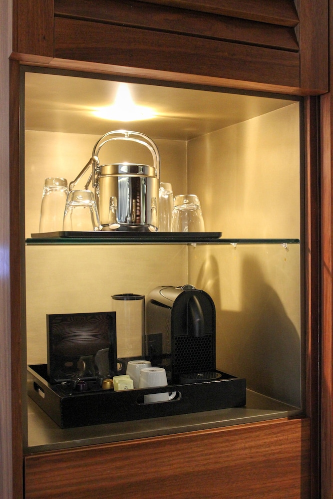 Suite, 1 King Bed, Jetted Tub, Oceanfront (aqua)