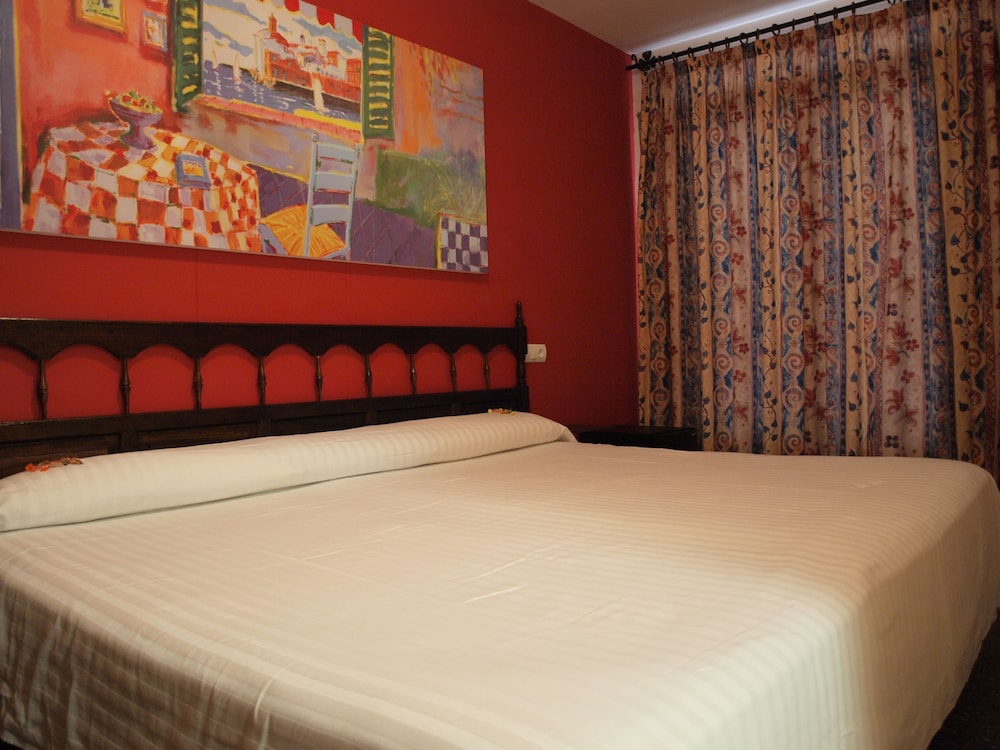 Double Room, Pool View (Atic) photo 3
