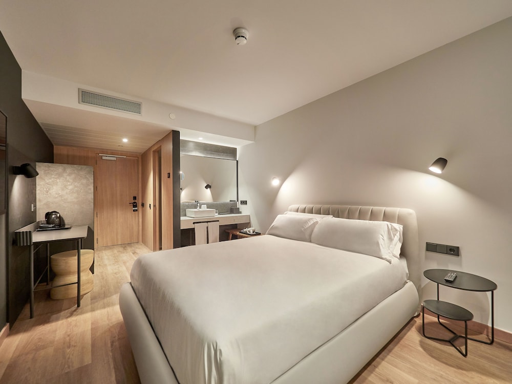Standard Double Room - Photo 4