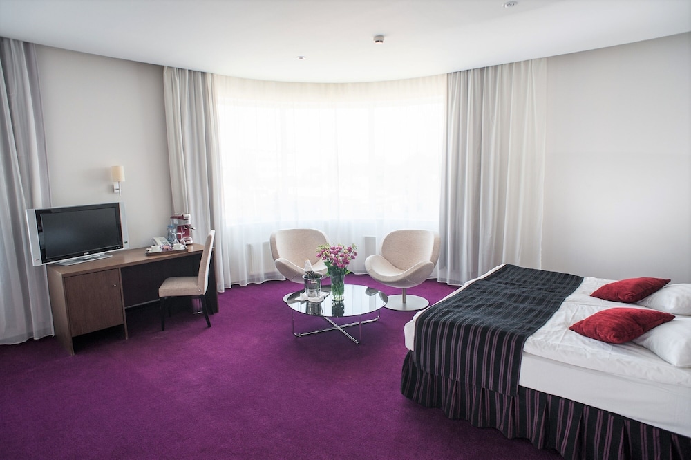 Suite, 1 Double Bed - Photo 10