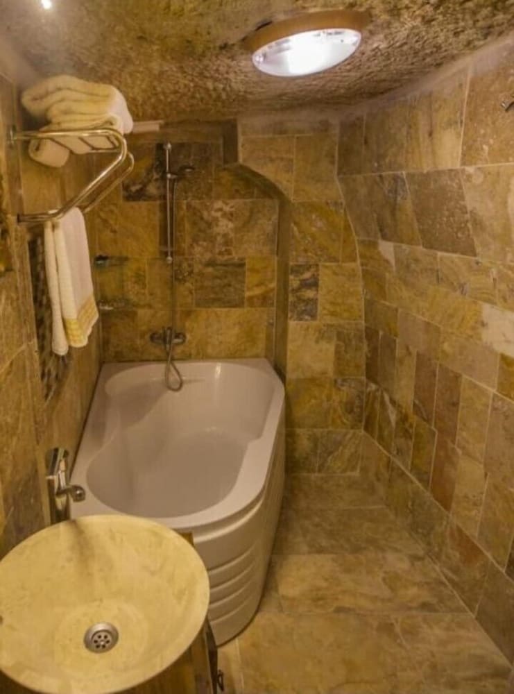 104 Cistern Stone Room photo 3
