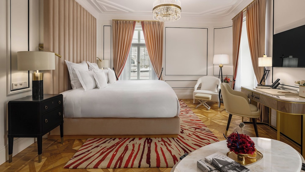 Signature Suite, City View, Corner