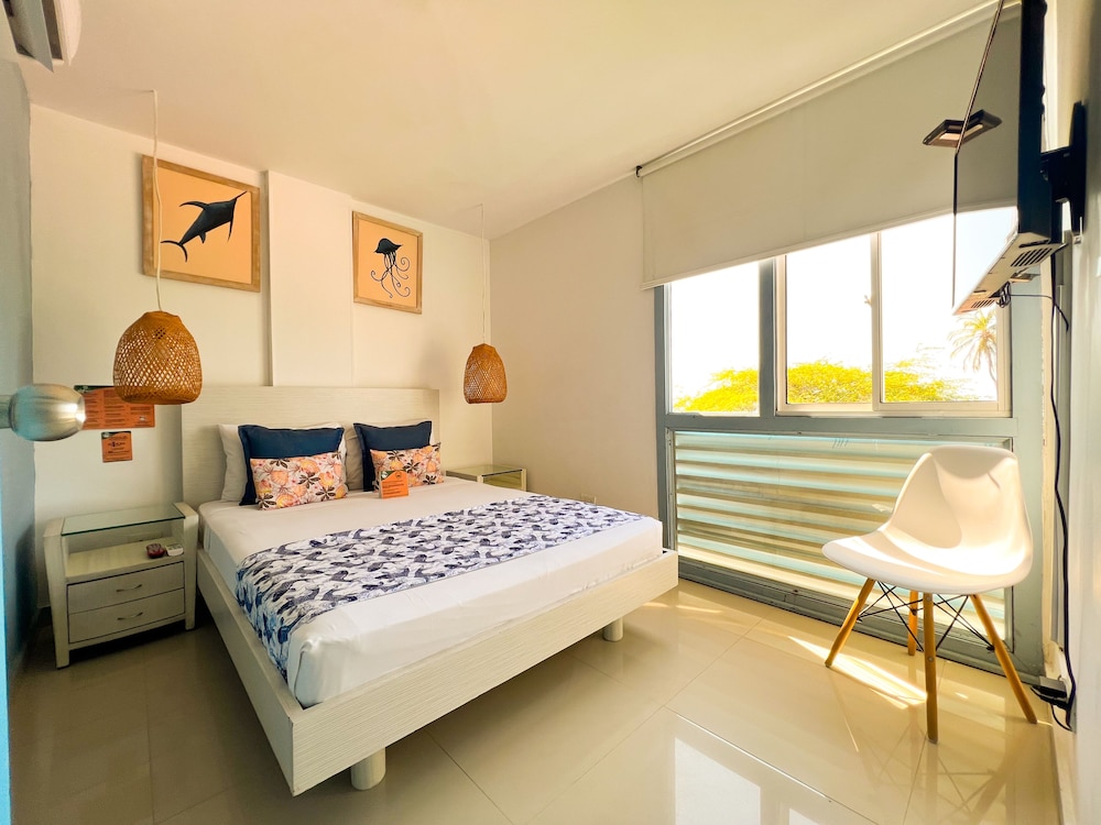 Deluxe Room - Photo 5