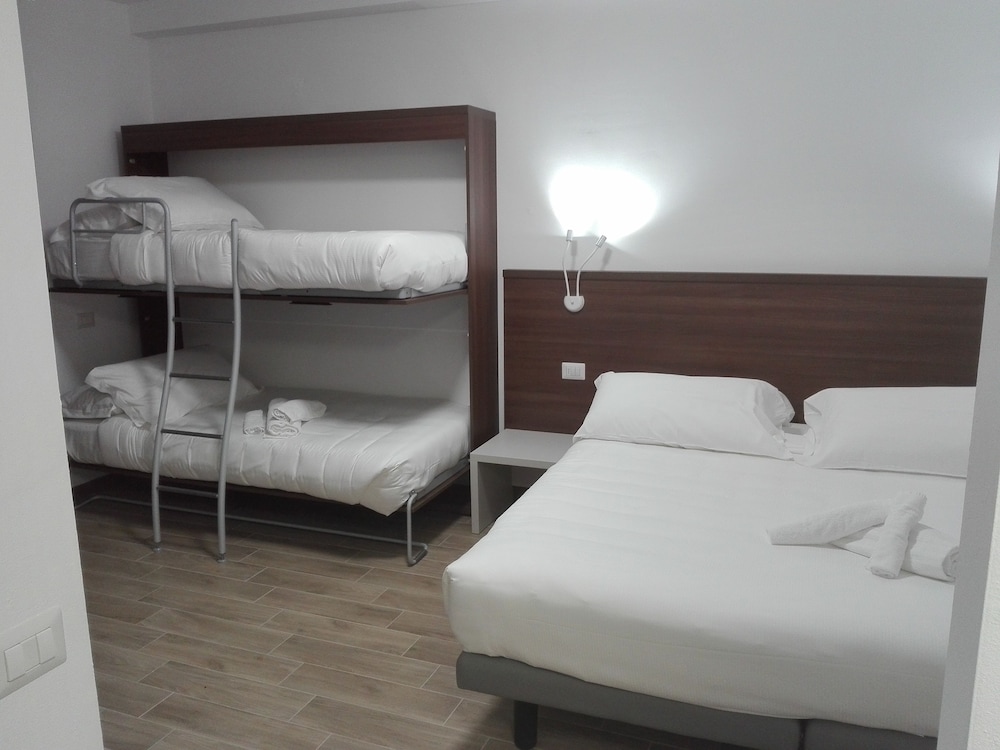 Quadruple Room (No Lake View)