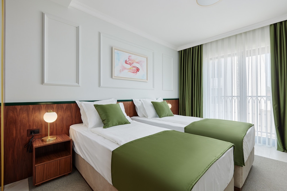 Standard Double or Twin Room photo 2