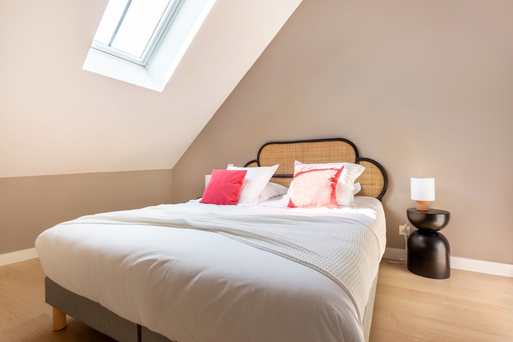 Apartment, Ensuite, City View - Photo 34