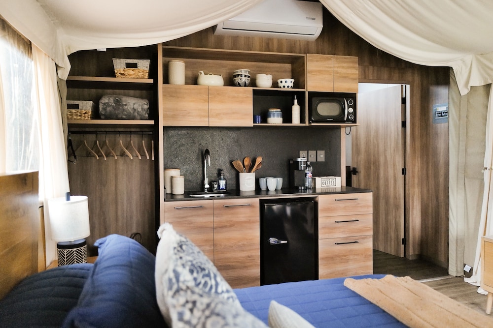 Luxury Glamping Tent (Sleeps 4) photo 2