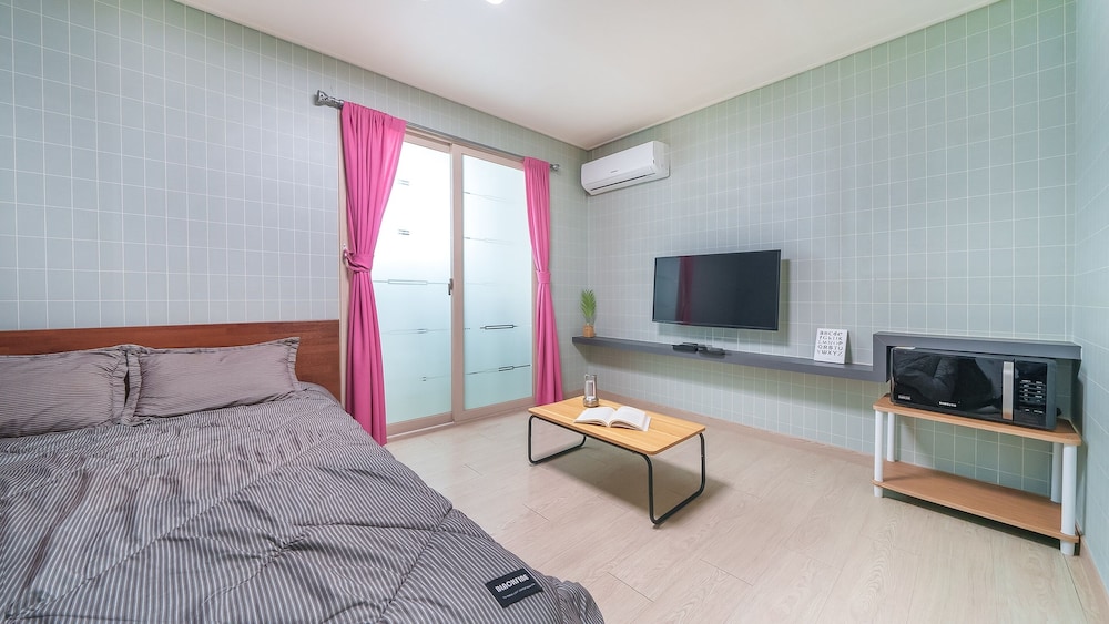 Basic Room, 1 Bedroom (Room 203)