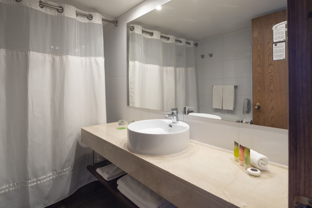 Standard Double Room - Photo 4