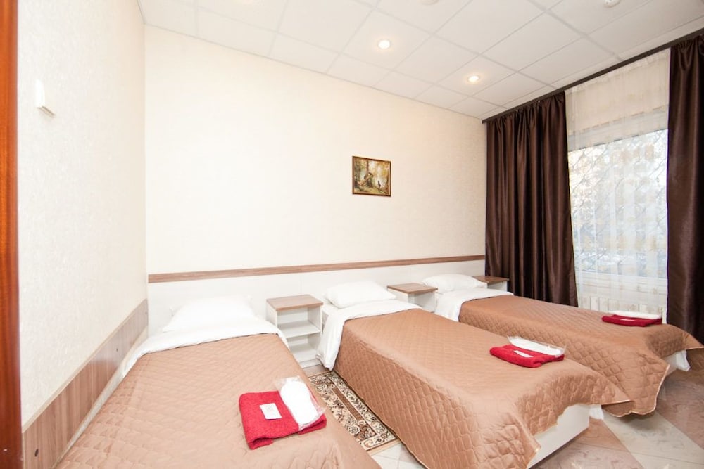 Economy Triple Room (7)