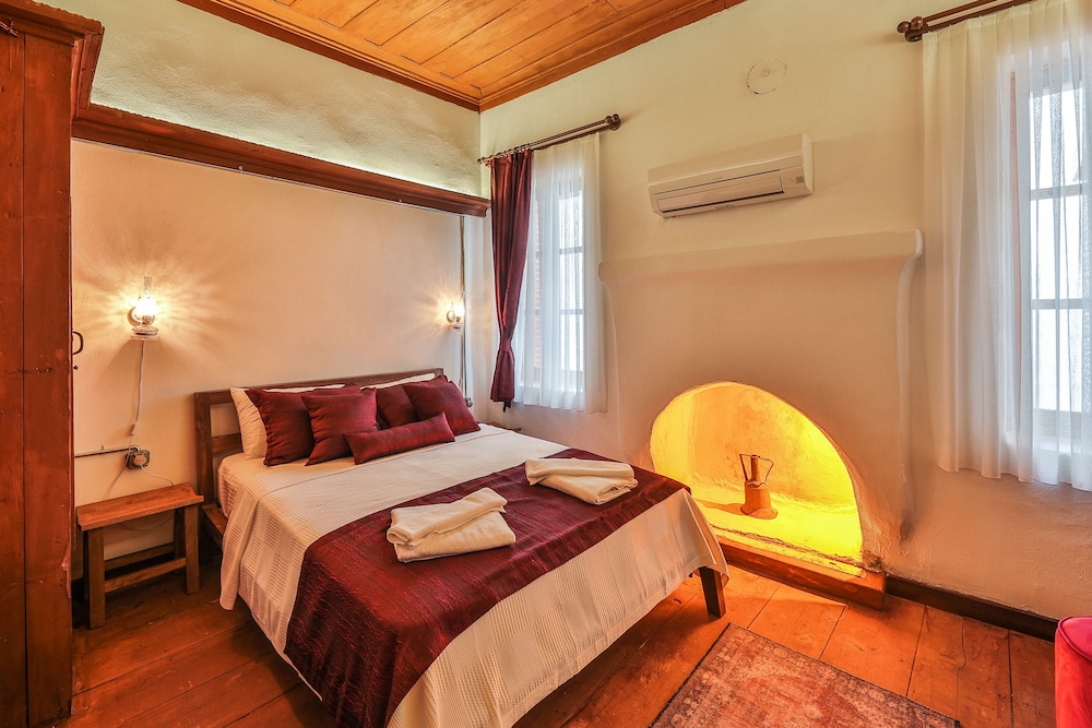 Elite Room