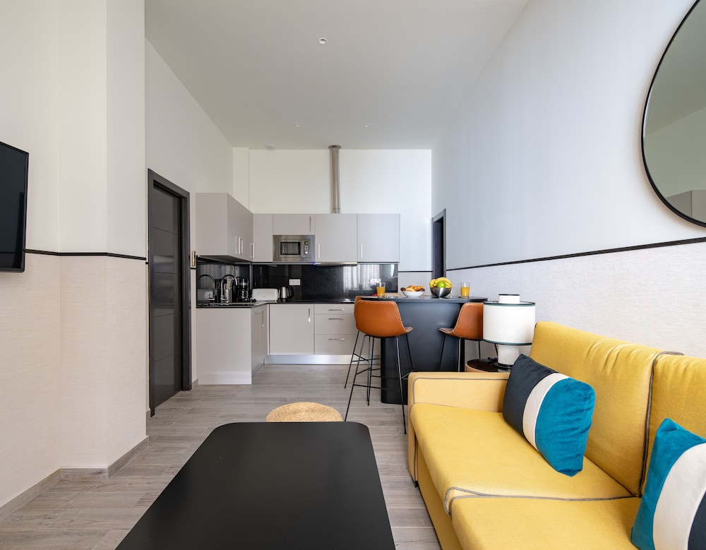 Basic Studio, 2 Twin Beds (patio andaluz)
