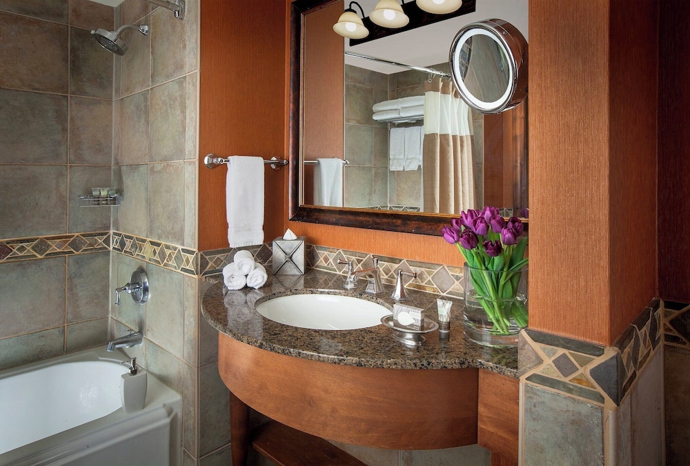 Deluxe Room, 2 Queen Beds - Photo 2