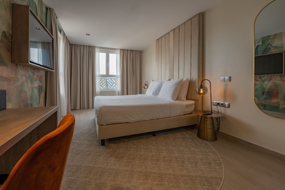 Room, 1 King Bed, Harbor View
