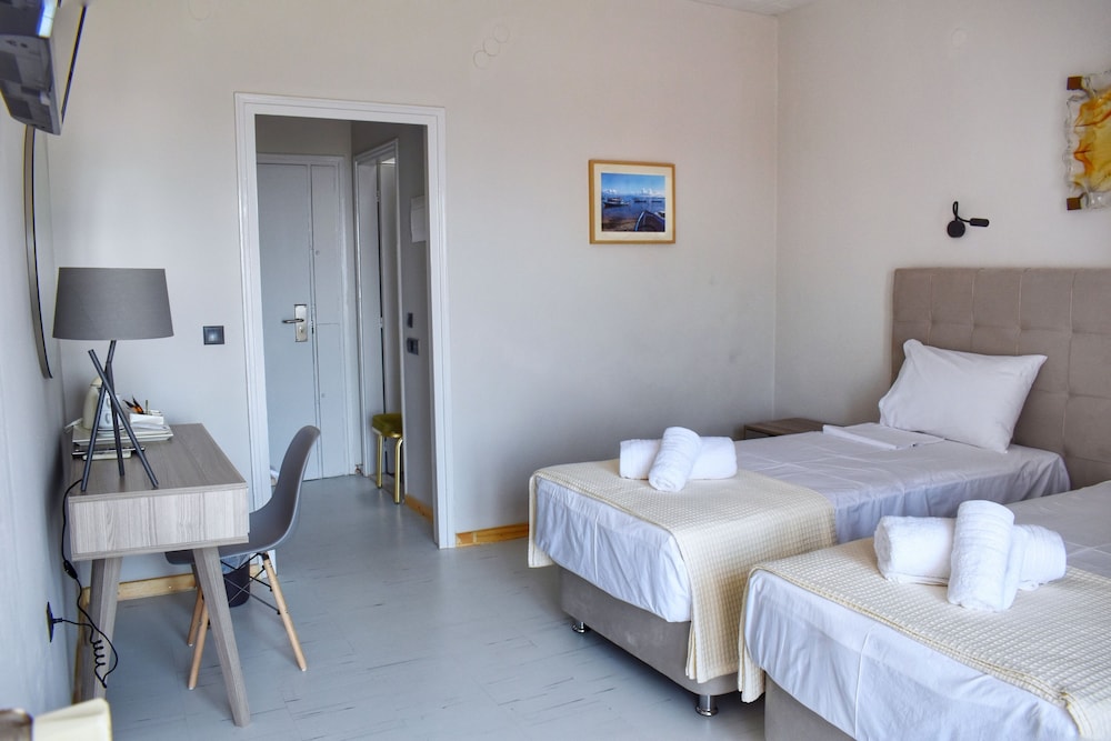 Superior Double / Twin Room with Seaview photo 2