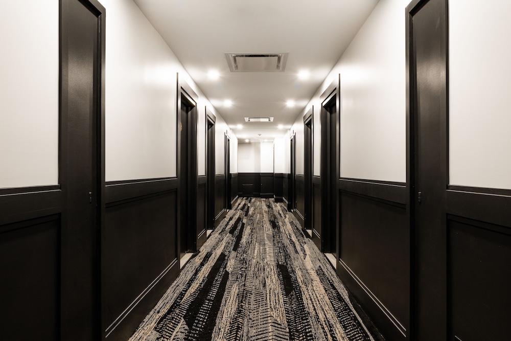 Empire Suites — photo 63