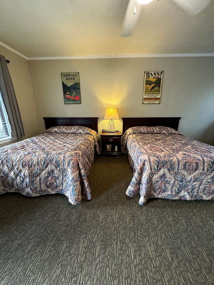 Basic Room, 2 Double Beds, Non Smoking - Photo 1