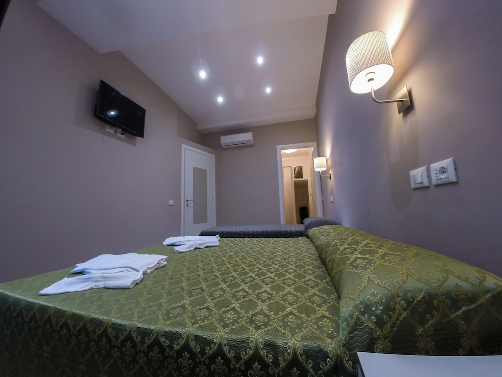 Suite, Private Bathroom