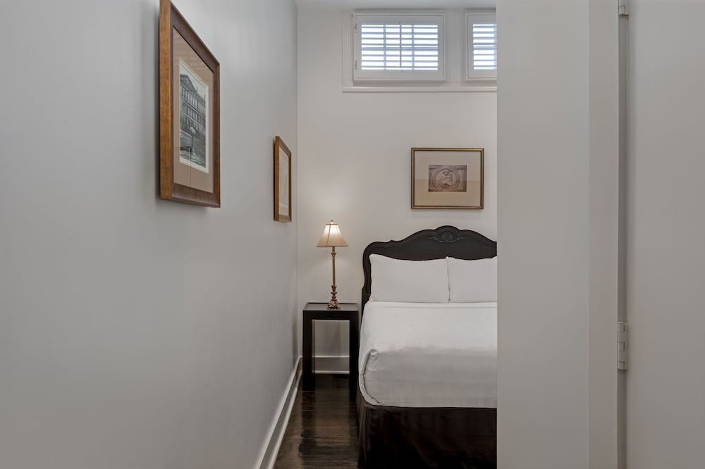 Standard Room, 1 Double Bed, Non Smoking - Photo 1