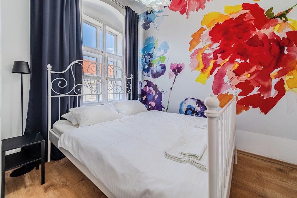 Family Apartment, Multiple Bedrooms (Old Town Heritage Suite 2)
