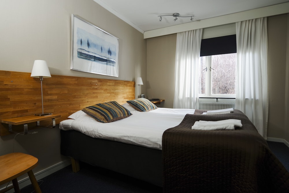 Twin Room (With shared shower) photo 2
