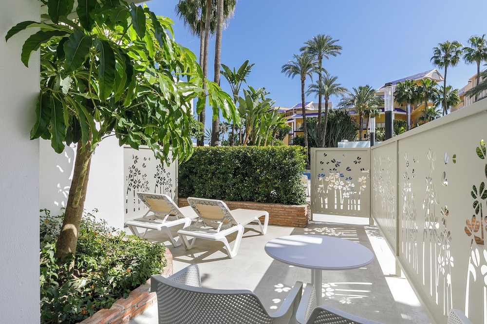 Superior Room Pool Access