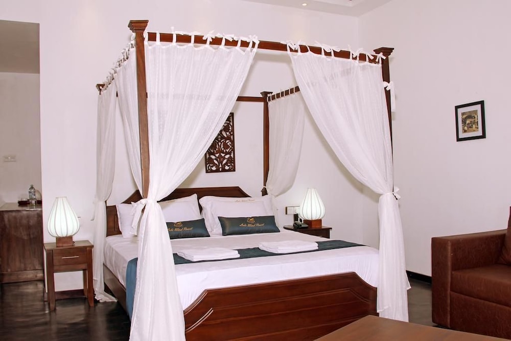 Deluxe Suite, Lake View photo 1