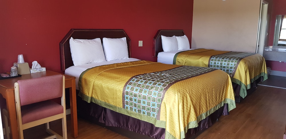 Standard Room, 2 Queen Beds, Smoking photo 1