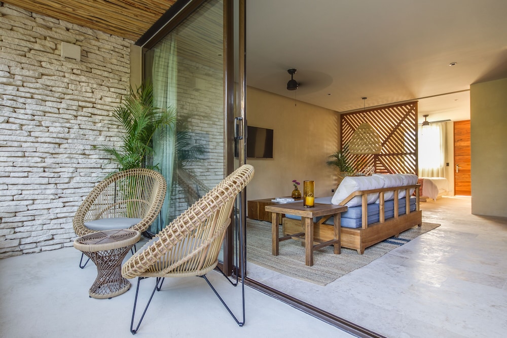 Deluxe Studio, 1 King Bed with Sofa bed, Terrace, Garden View - Photo 10