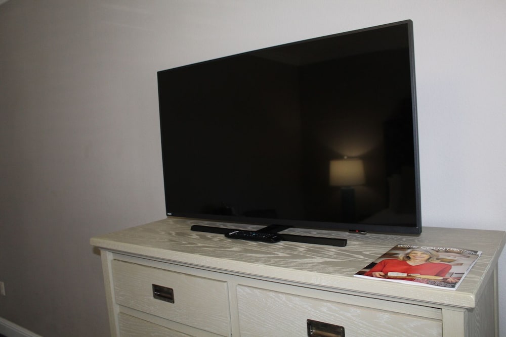 Luxury Suite, 1 King Bed photo 1