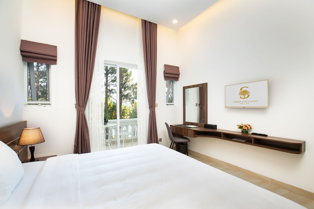 Deluxe Double or Twin Room, Lake View - Photo 5