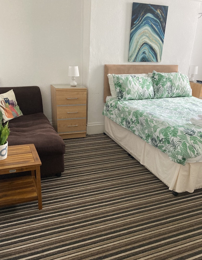 Standard Double Room, Ensuite photo 3