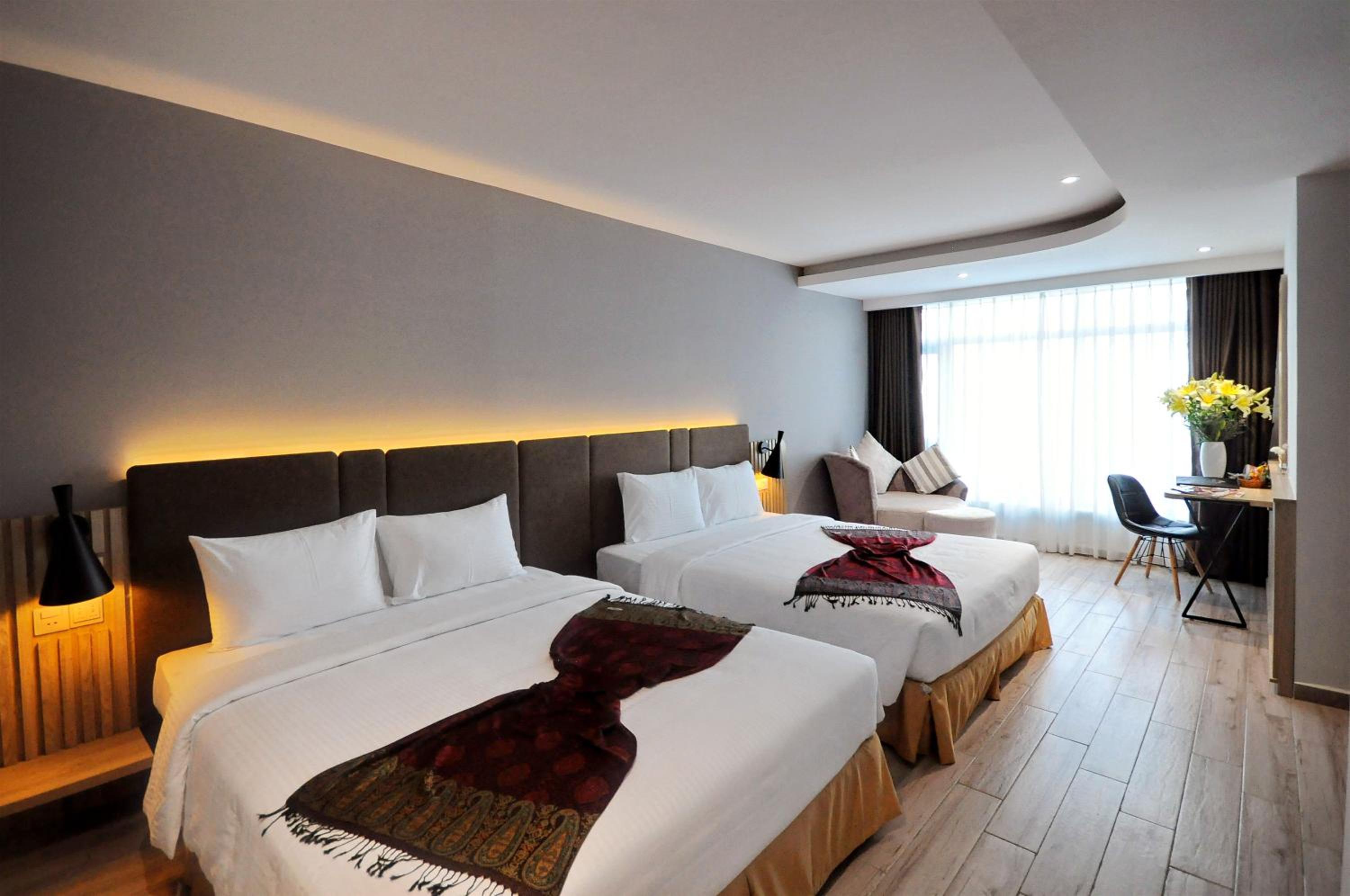 King Room with Two King Beds - Photo 19