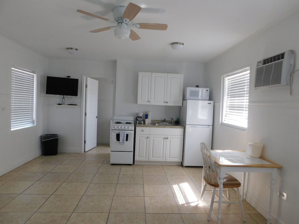 Premium Double Room, 2 Double Beds, Lanai (Kitchenette) photo 1