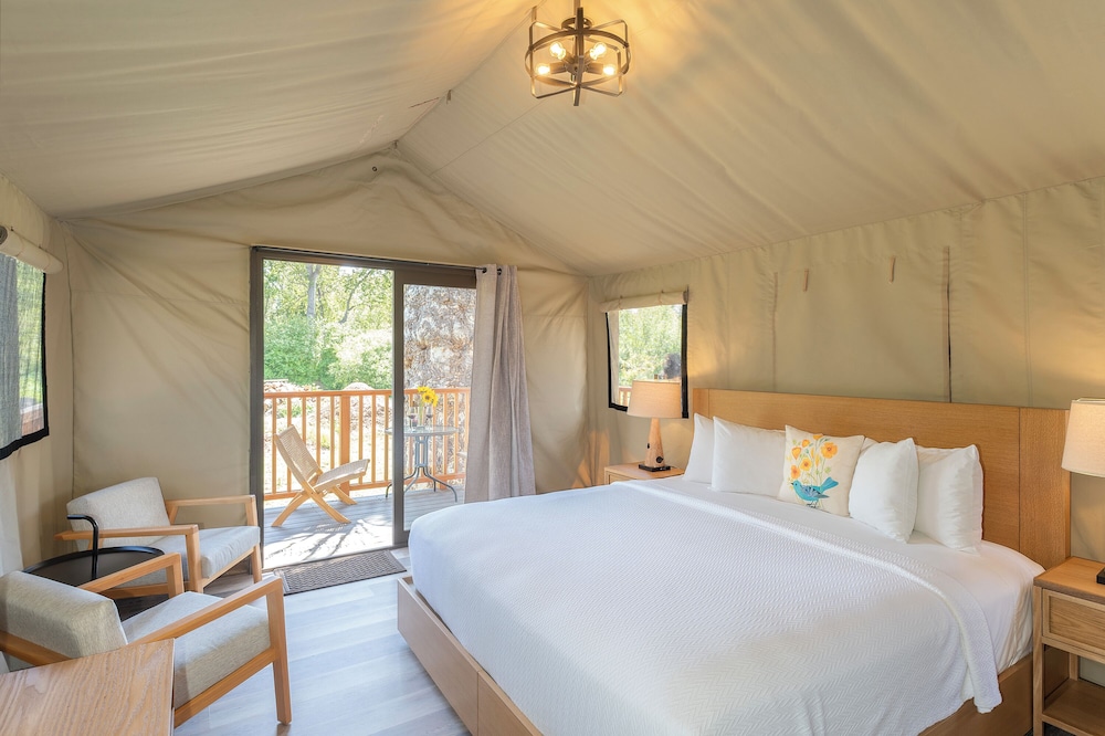 Luxury Tent photo 2