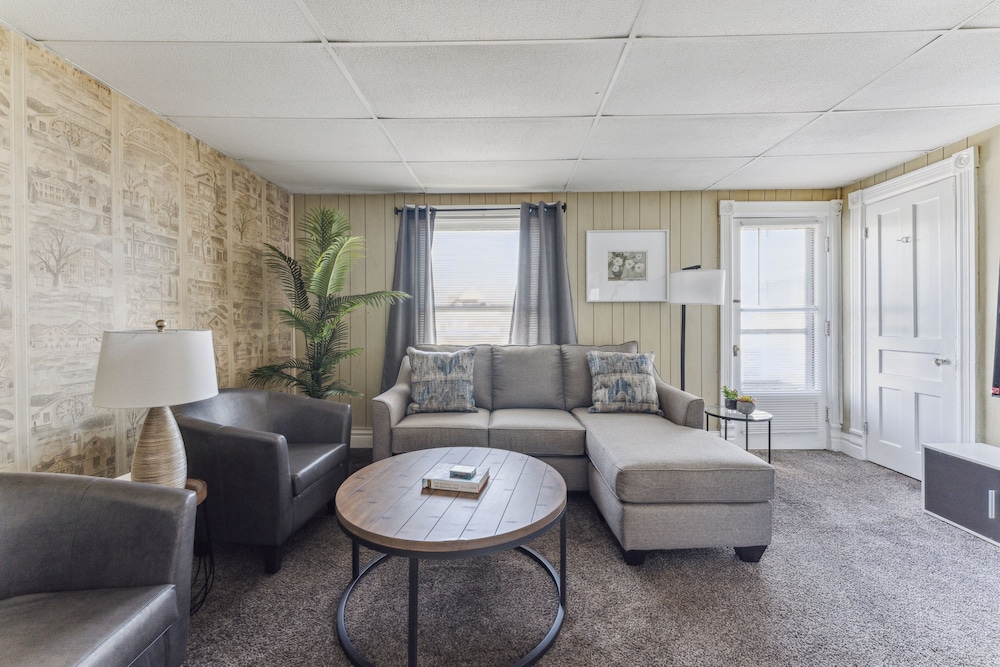 House, 2 Bedrooms