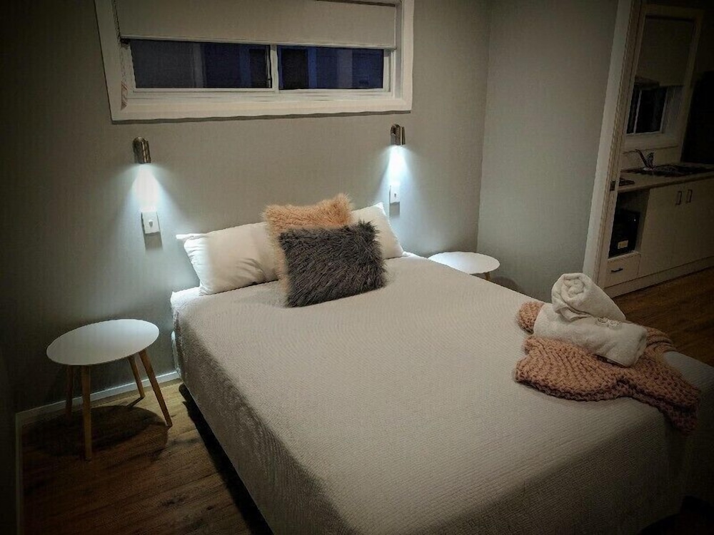 Superior Cabin, Sleeps 6 photo 2