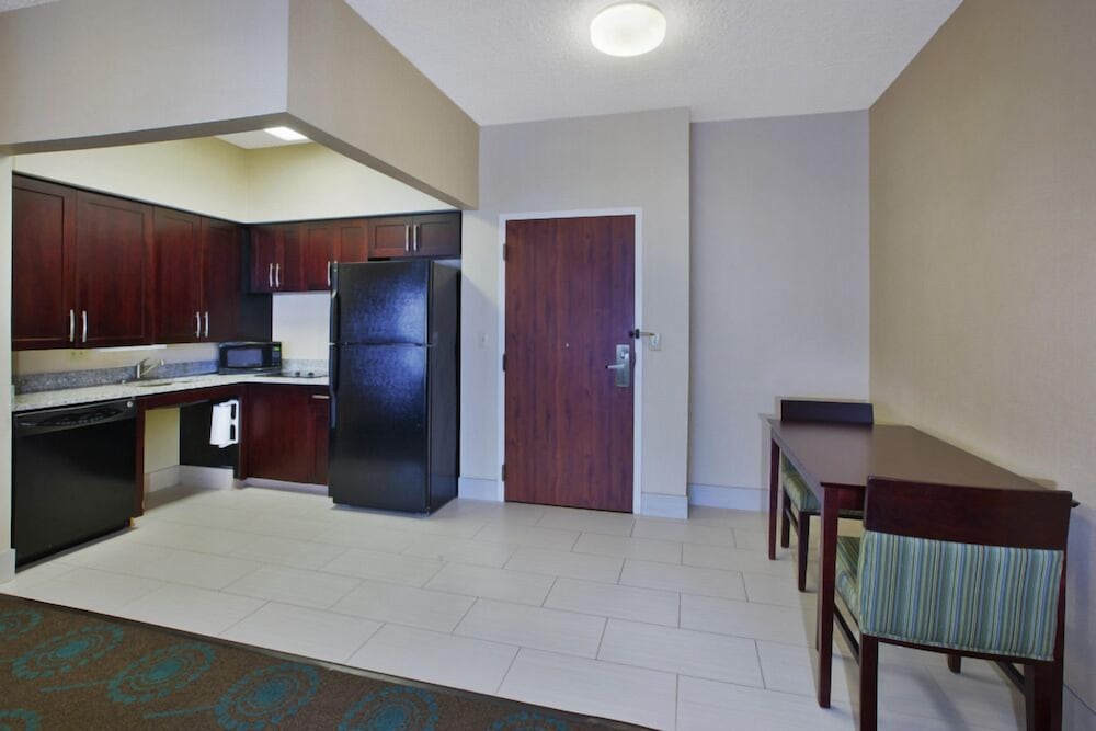 Suite, 1 King Bed with Sofa bed W/ Accessible Tub photo 3
