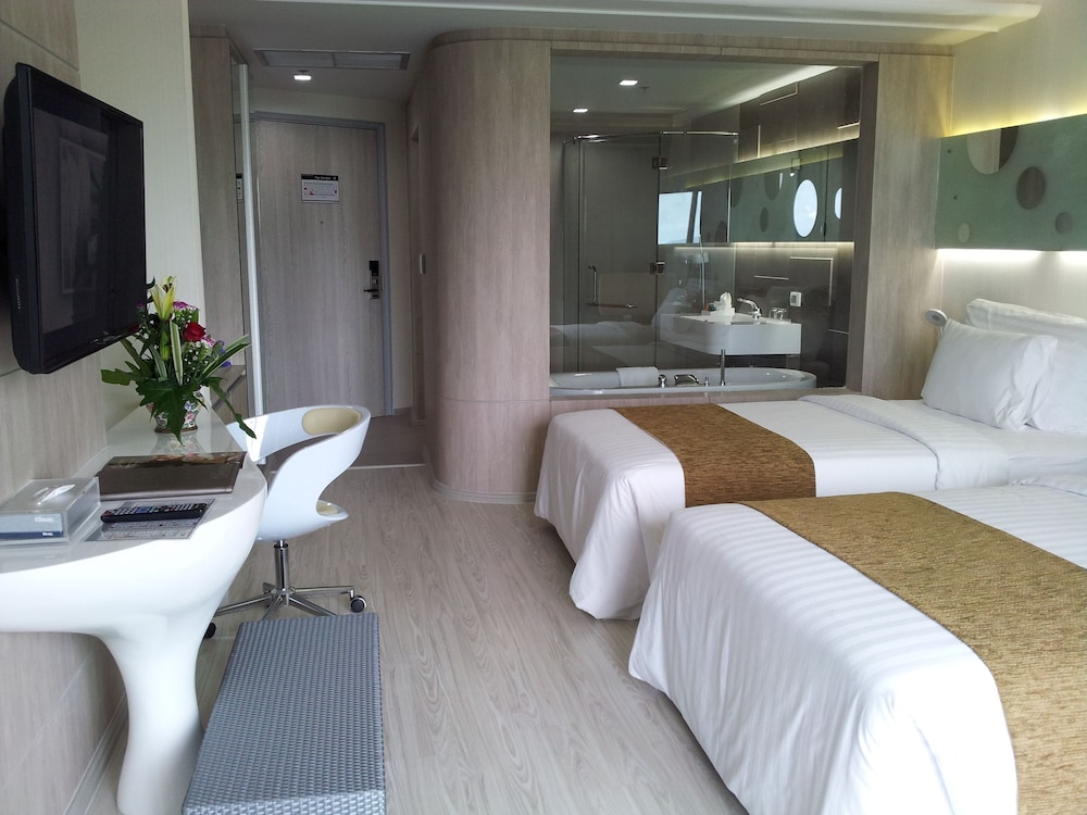 Superior Room (Chic Tower) - Photo 5