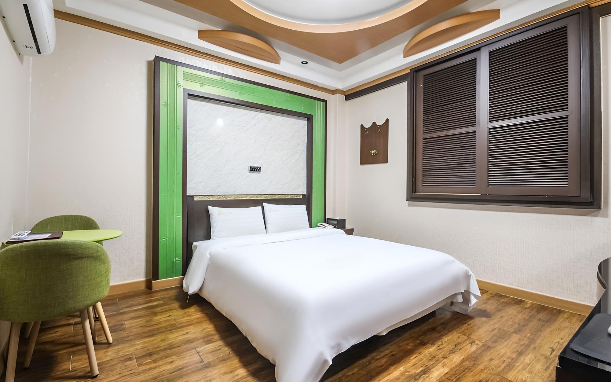 Room (Standard room (Netflix - use personal) - Photo 4